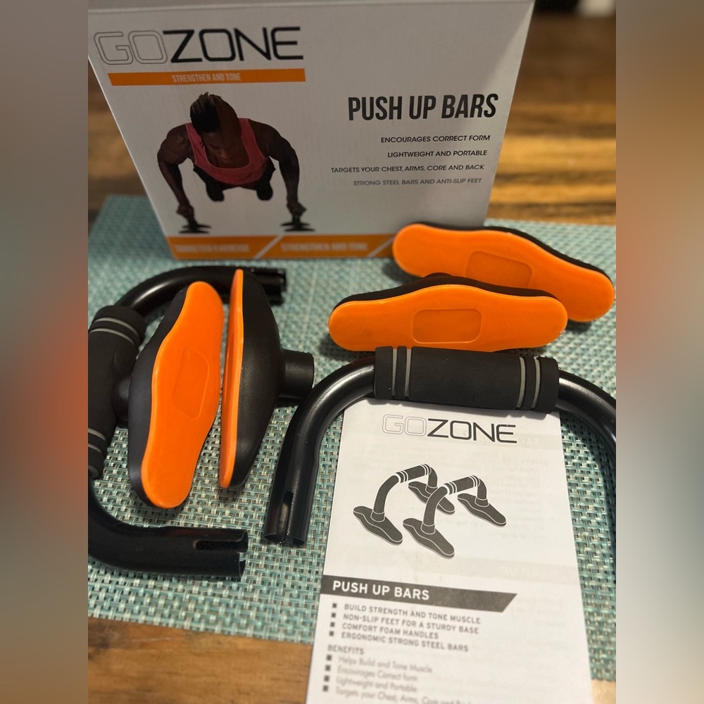 GOZONE Push Up Bars - EUC - Tried Once - Too hard for me to do 😩 - Picture 13 of 15